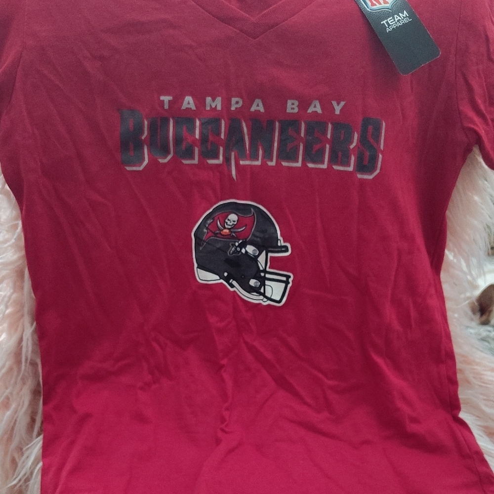 Fanatics Women's Red Tampa Bay Buccaneers V-Neck Tee - Picture 6 of 8